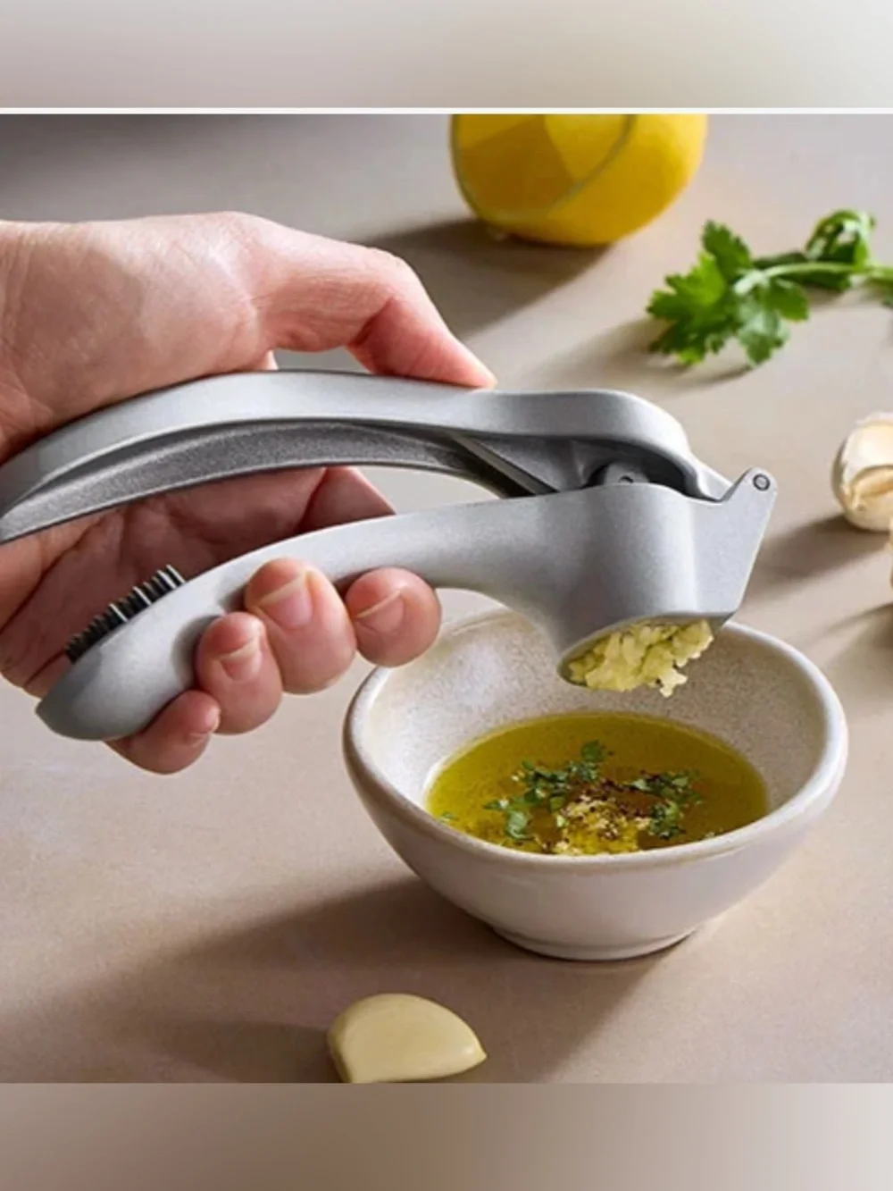 Pampered Chef Silver Handheld Garlic Press